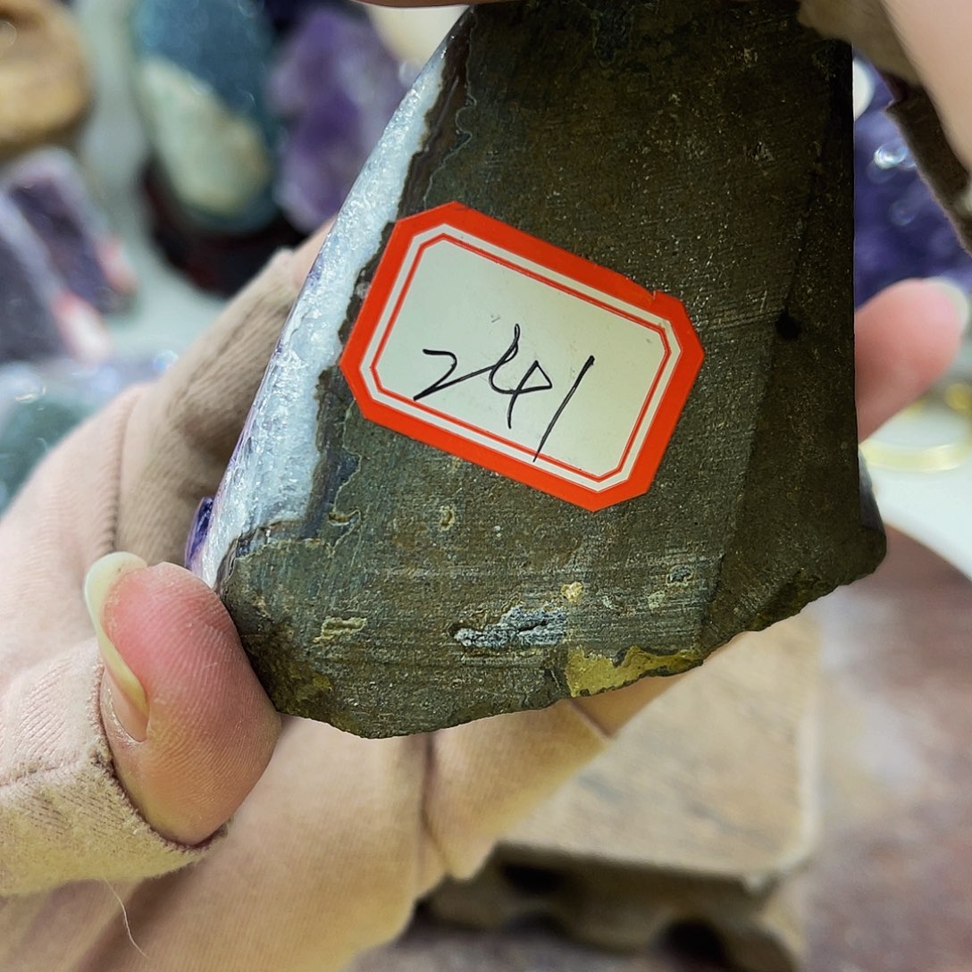 水晶随形摆件未镶嵌