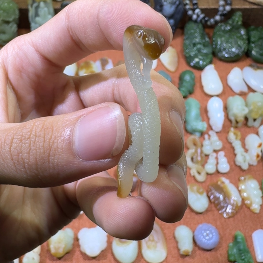 和田玉颈饰未镶嵌