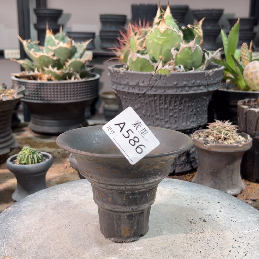 景德镇素里手工内口12.5高9.5瑕疵