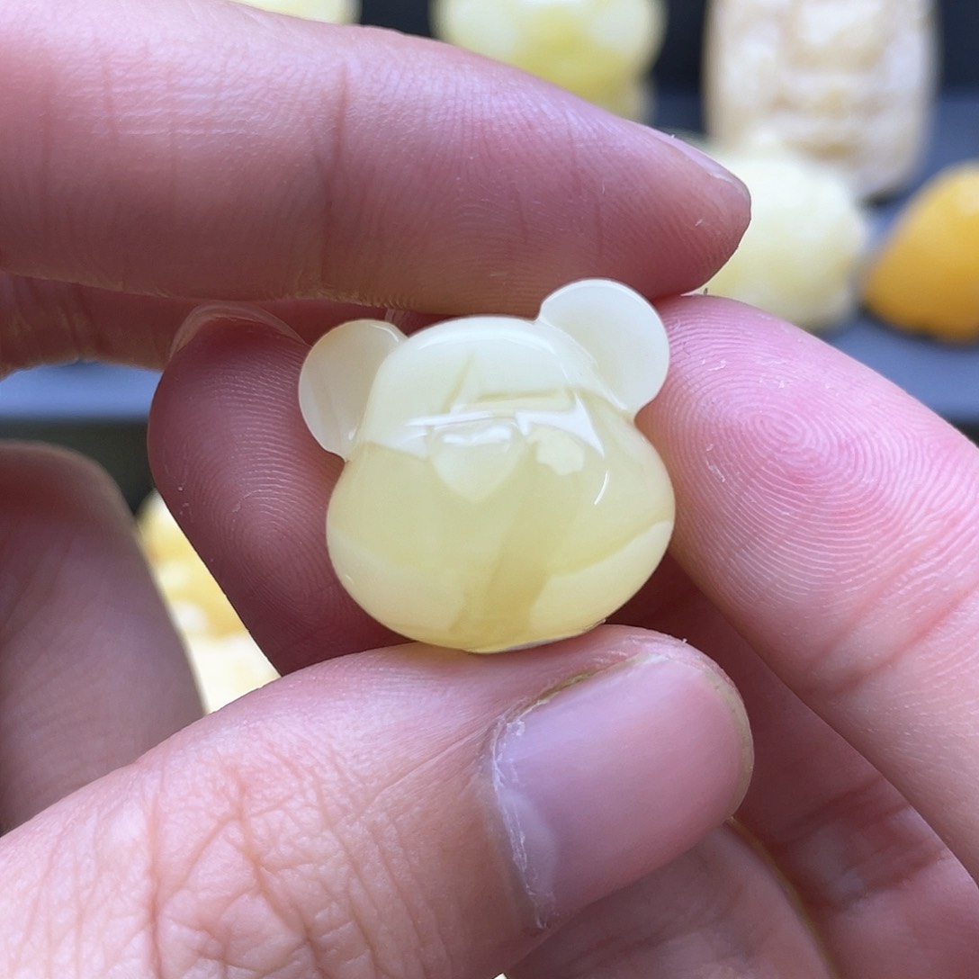 琥珀裸石未镶嵌蜜蜡