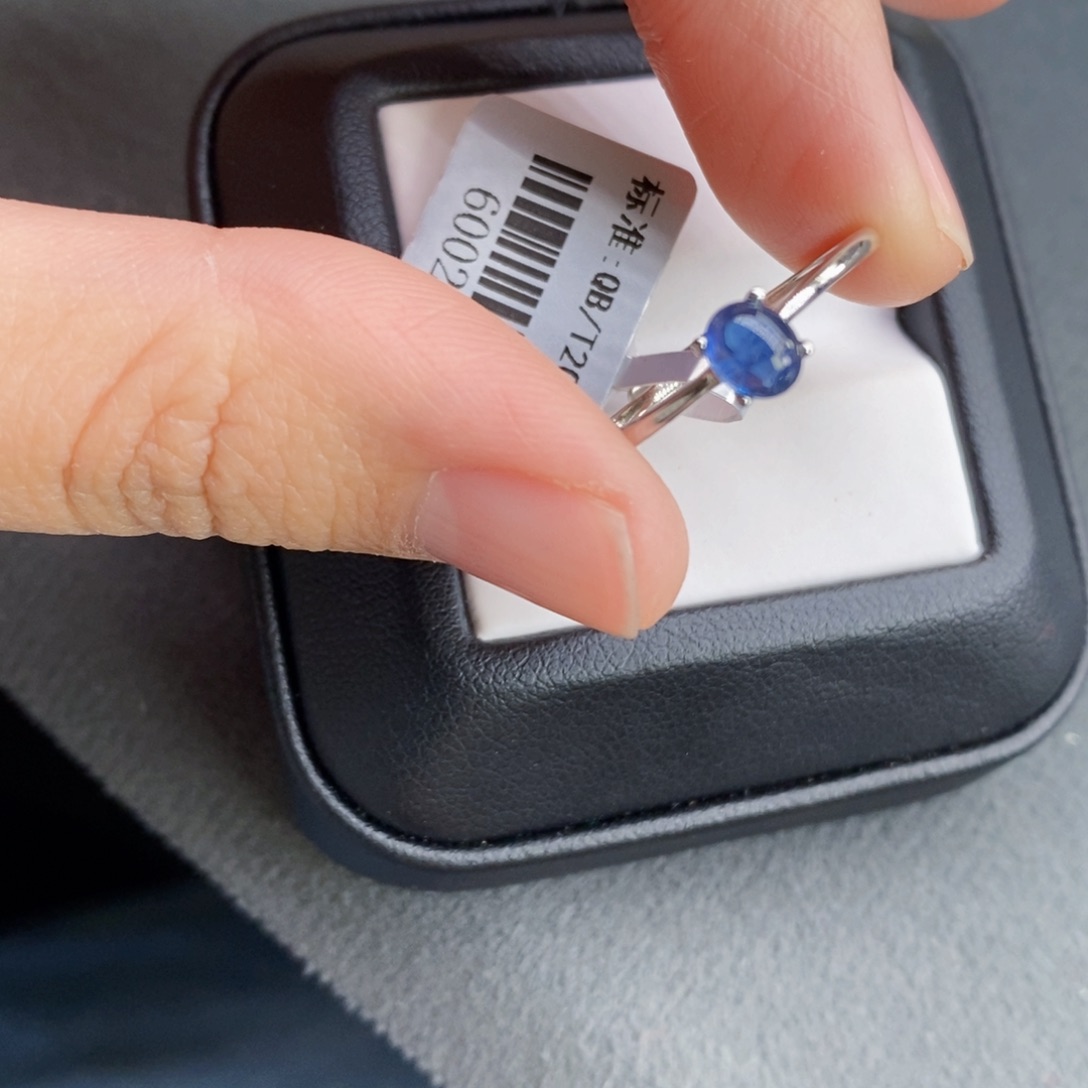 蓝宝石戒指银S925镶嵌
