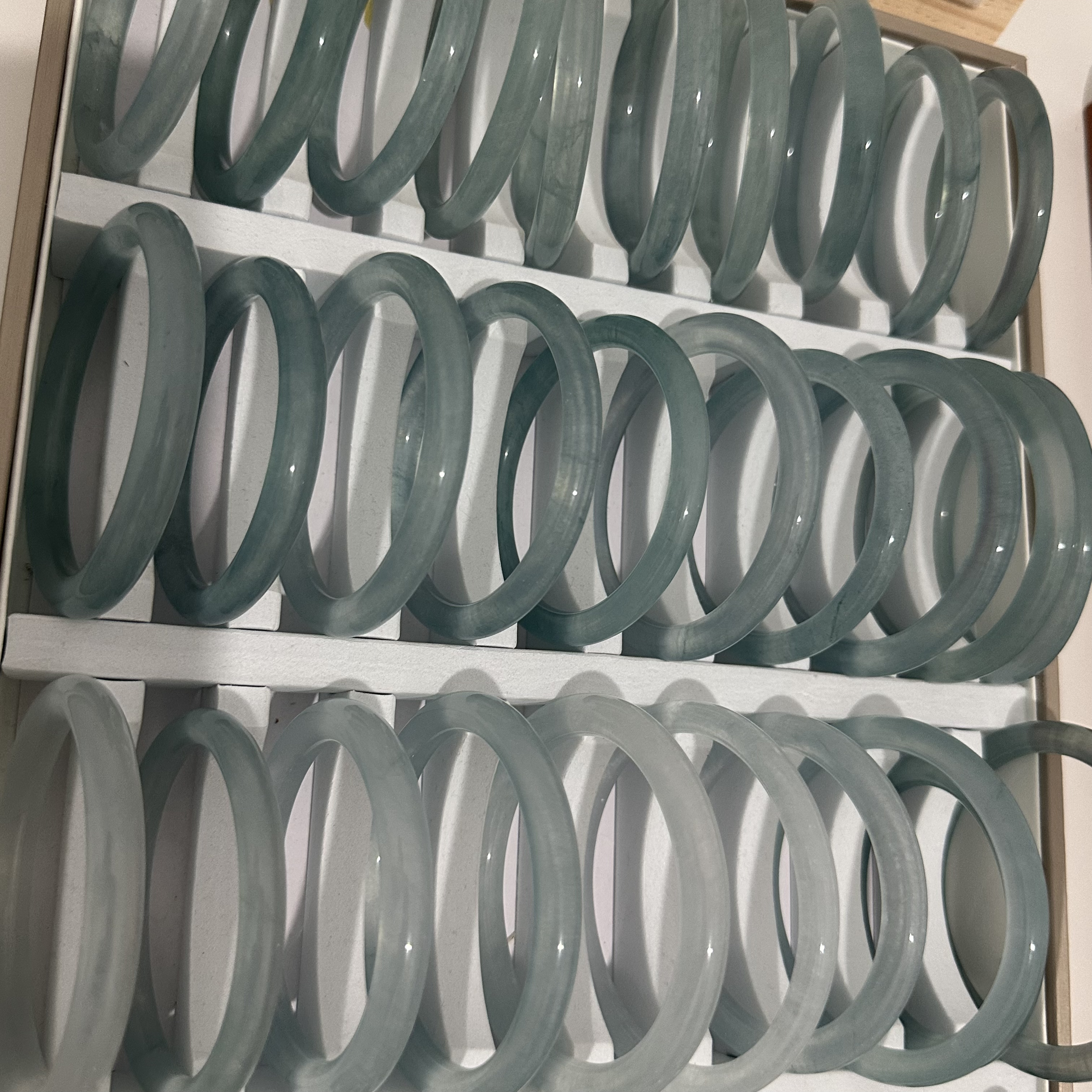 灰色复古/宫廷百搭冰透欧若精灵风女性手镯