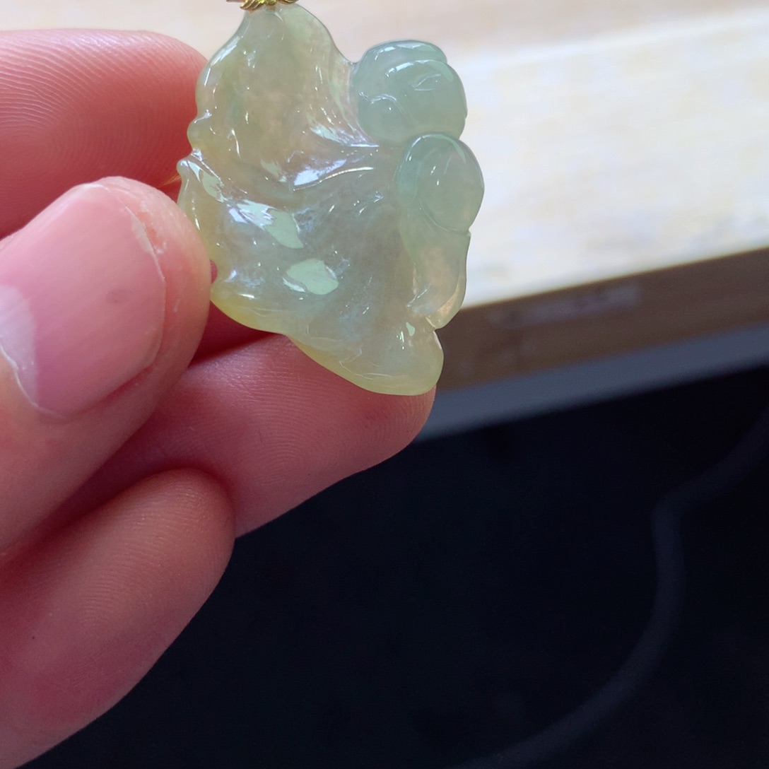 翡翠颈饰18K金镶嵌吊坠