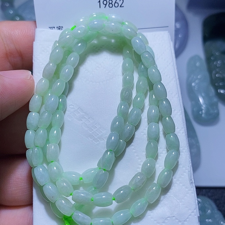 颈饰未镶嵌翡翠天光墟翡翠市场现金代购