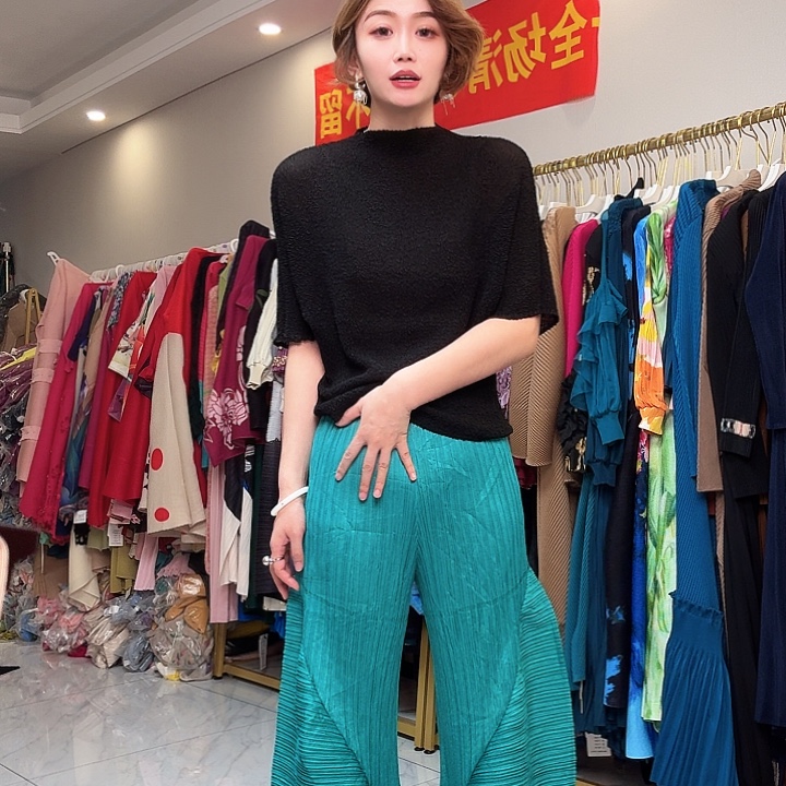 背心褶皱裤子蓝色造