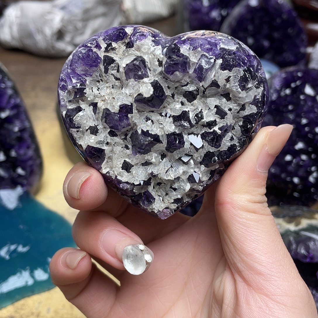 紫晶未镶嵌大型摆件（非配饰）