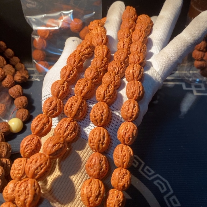 文玩核桃手串……71