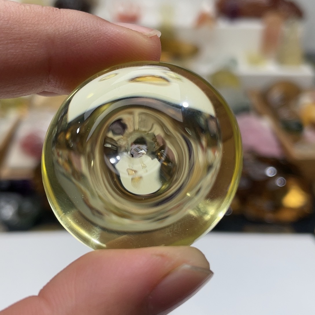 水晶颈饰未镶嵌六**榴定制