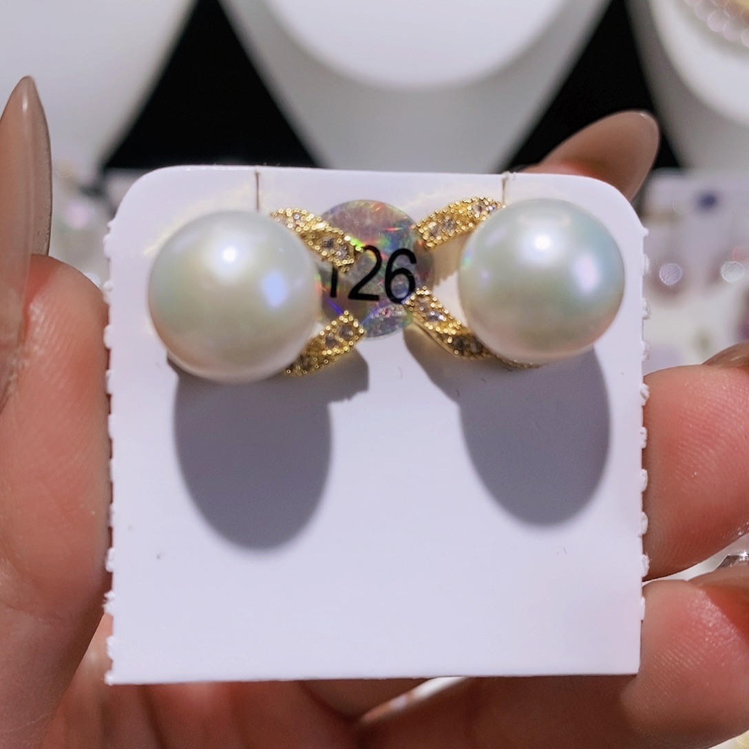 淡水珍珠耳饰未镶嵌