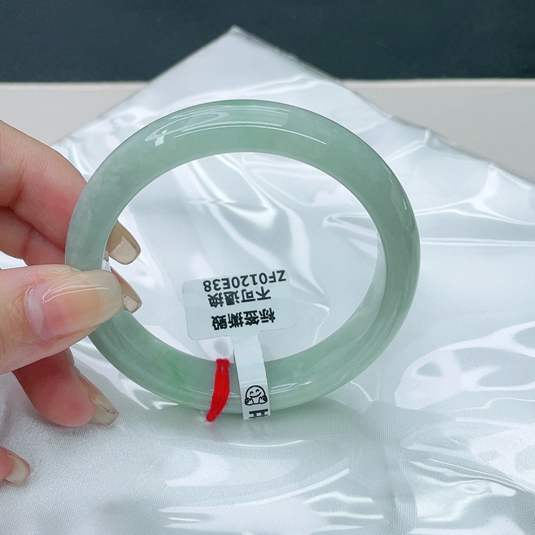 翡翠手镯未镶嵌正56.7