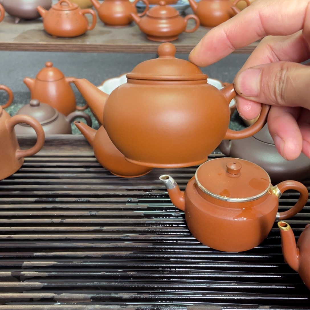 清***月紫砂茶壶七十年代年糕土水平