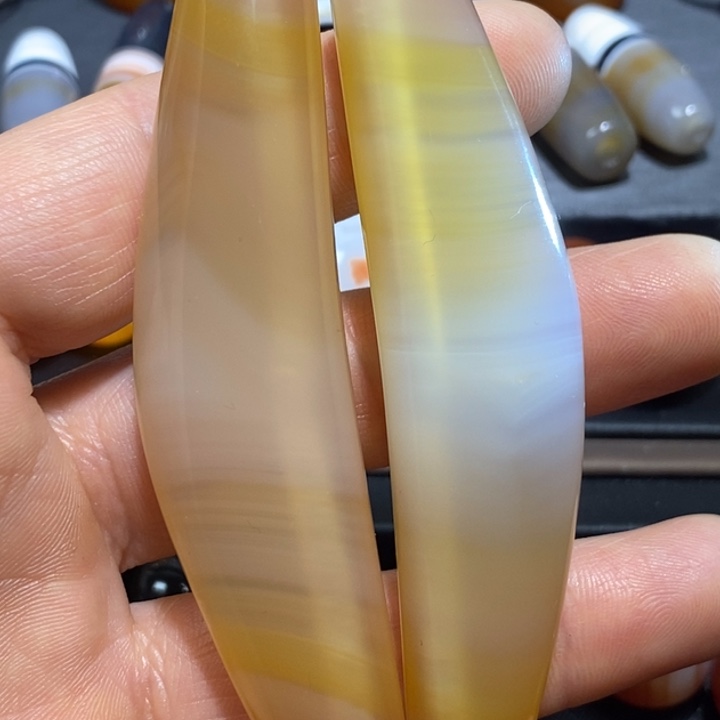 知***足玛瑙/玉髓未镶嵌挂件