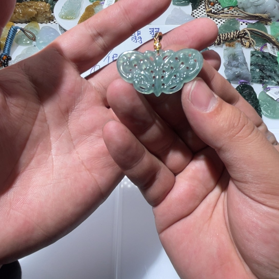 翡翠颈饰未镶嵌天然