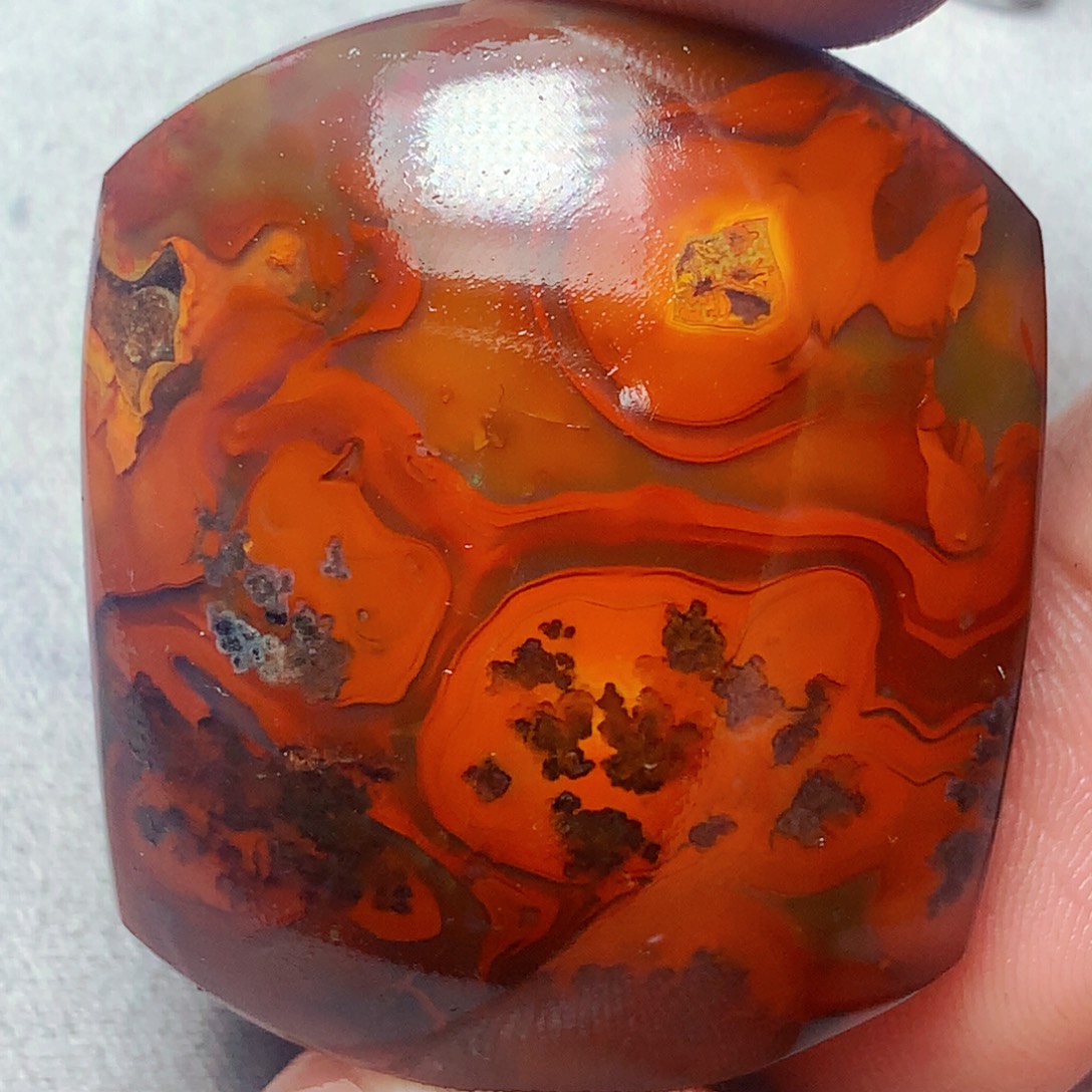 秦***韵玛瑙/玉髓未镶嵌战国红