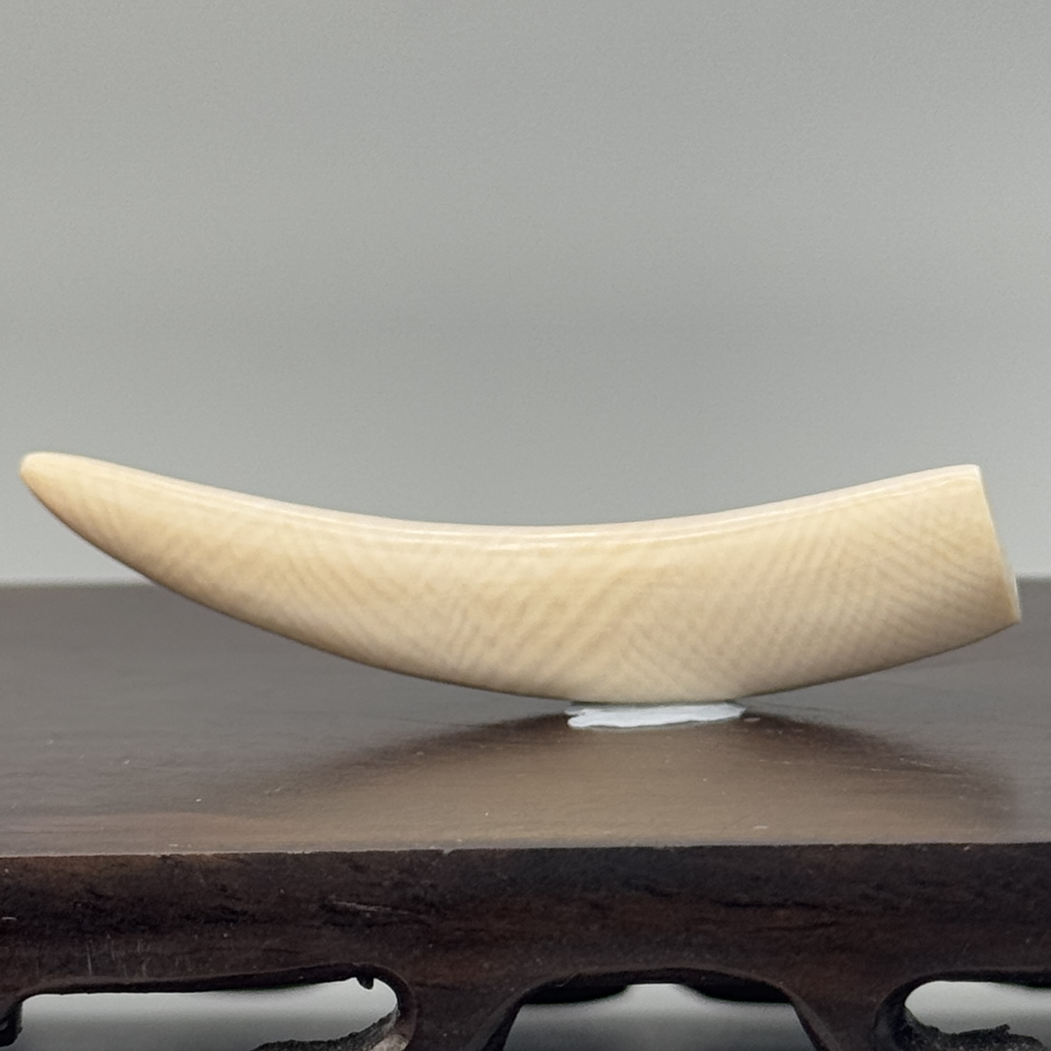 DEZHI/德志4.1g纯肉牙尖53*10*6mm猛犸牙默认打孔配吊坠绳K373