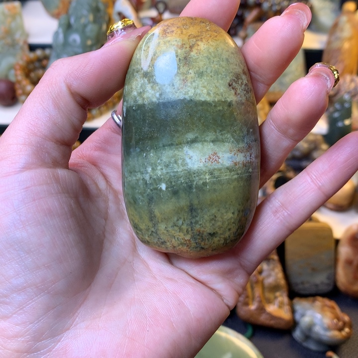 岫岩河磨玉（透闪石质玉）手链未镶嵌