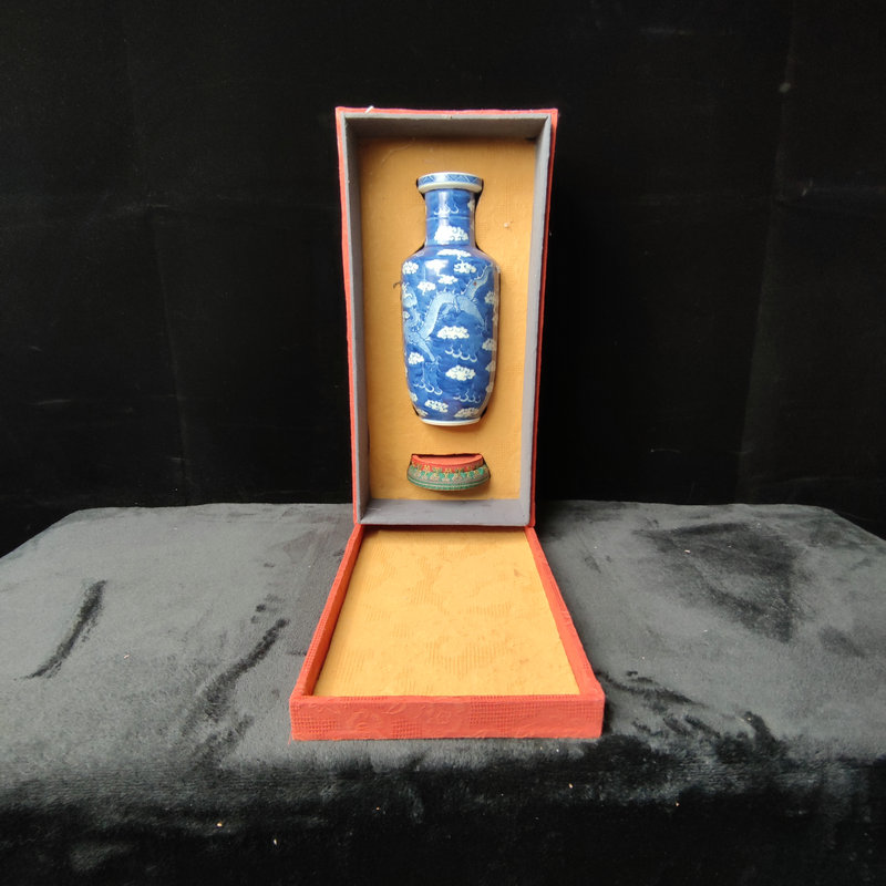 【闪购商品】A14 清康熙 龙纹瓶