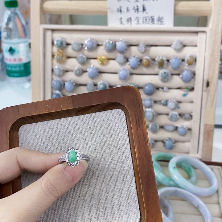 翡翠未镶嵌颈饰天然翡翠Ａ货