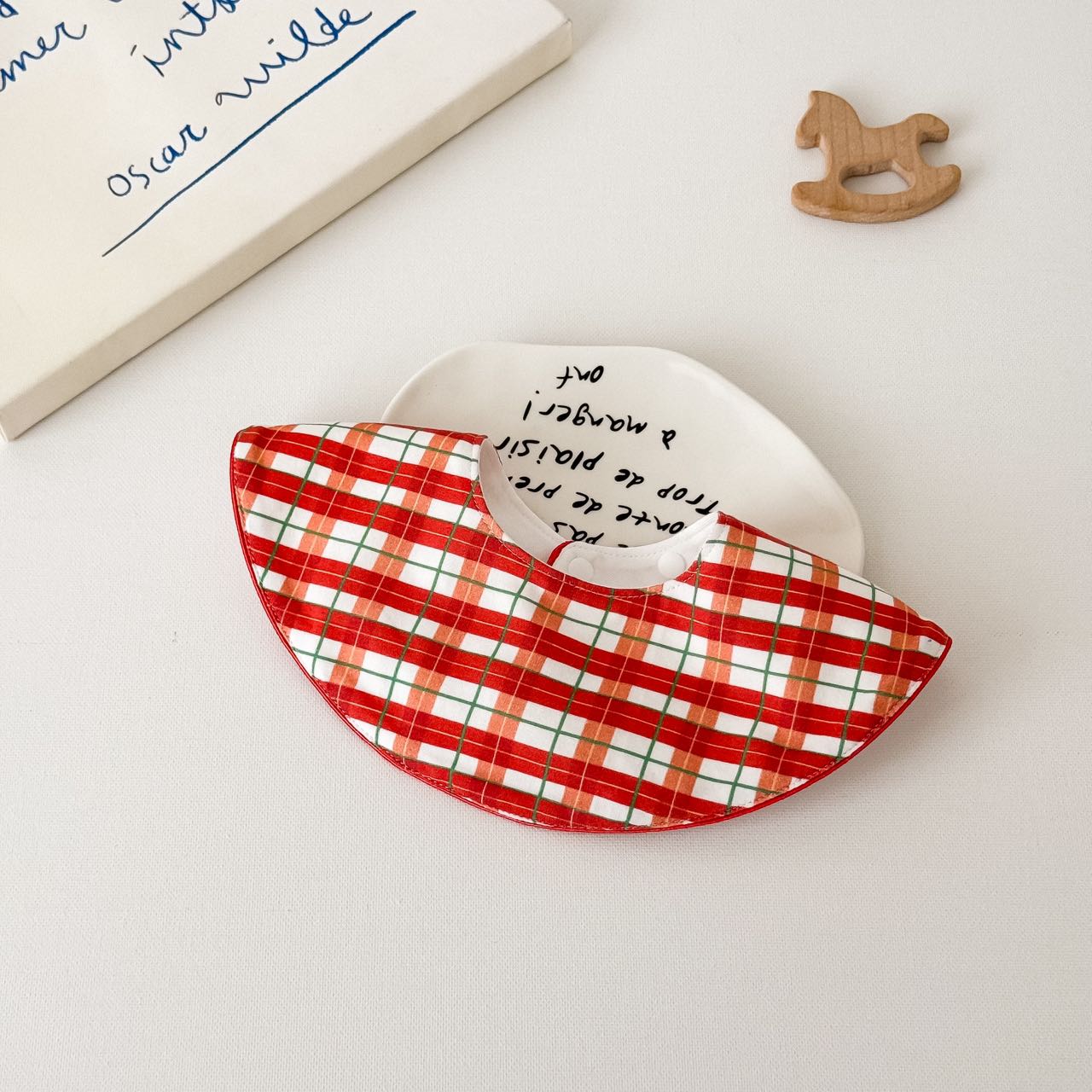 萌萌家新款格子波点双面滚边防水宝宝口水巾围嘴