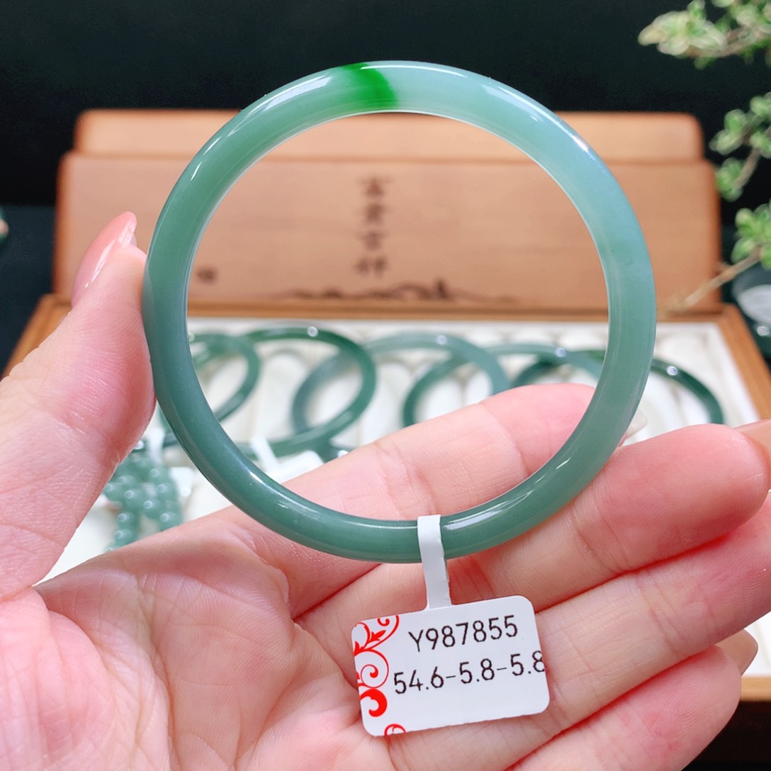 翡翠未镶嵌手镯天然