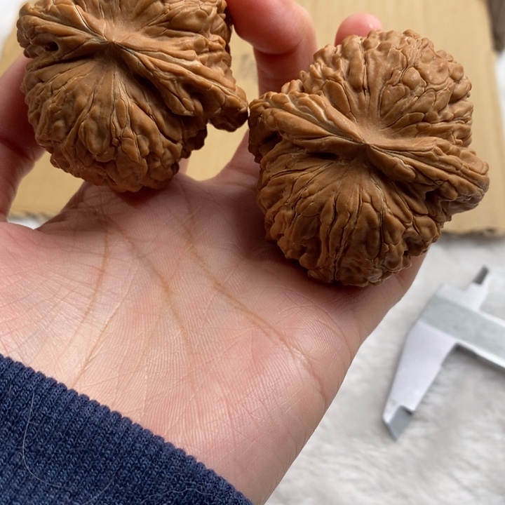 文玩核桃吊坠…画落空