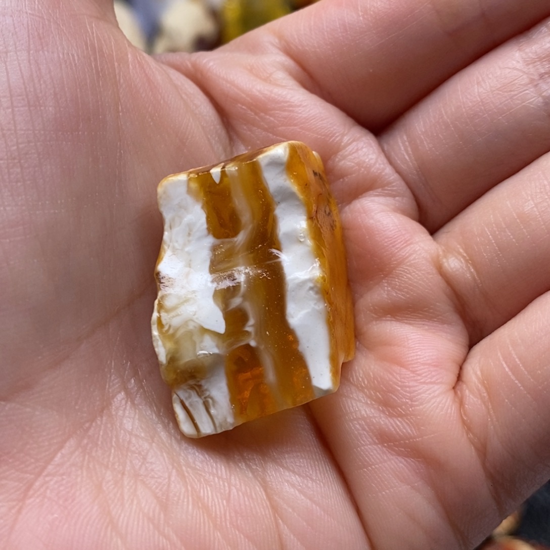 定制琥珀未镶嵌蜜蜡