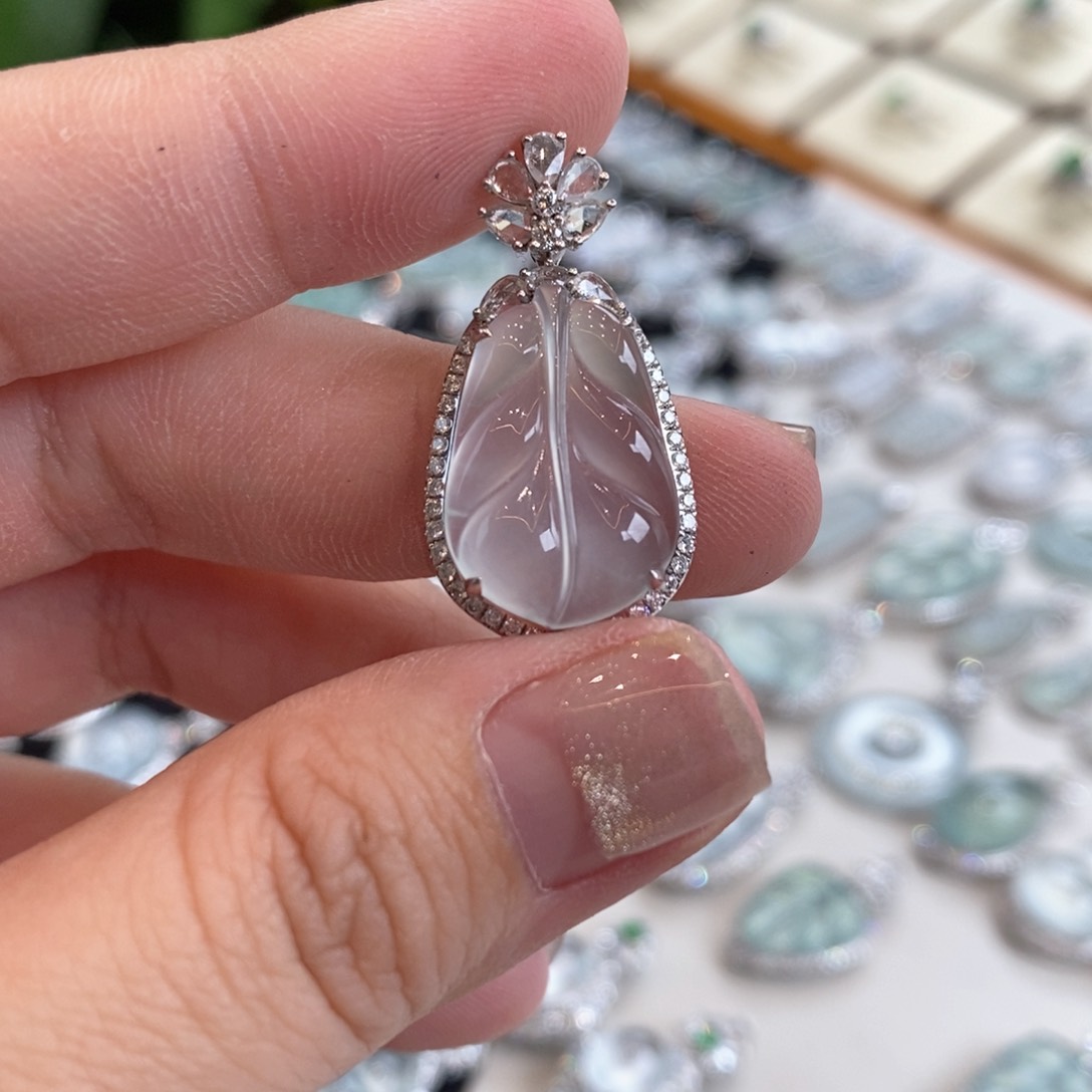 翡翠未镶嵌颈饰天然缅甸a货翡翠