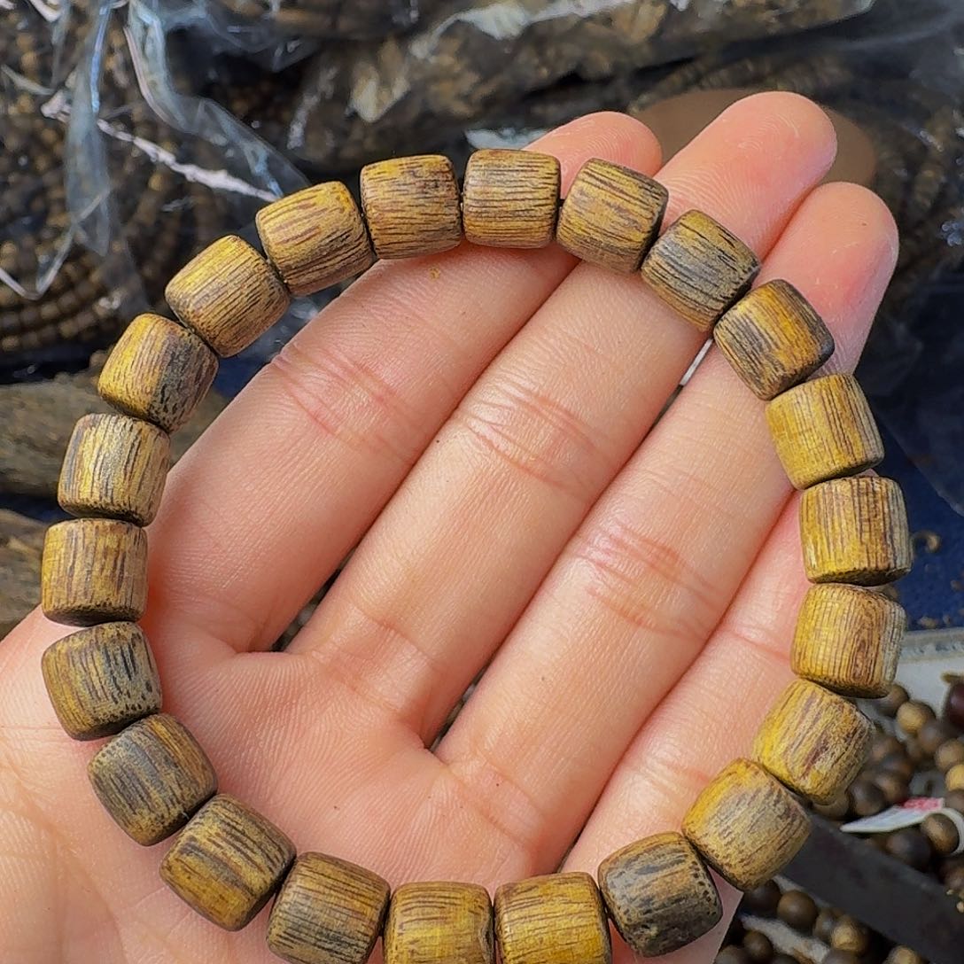 沉香手串中**选树心油老料子