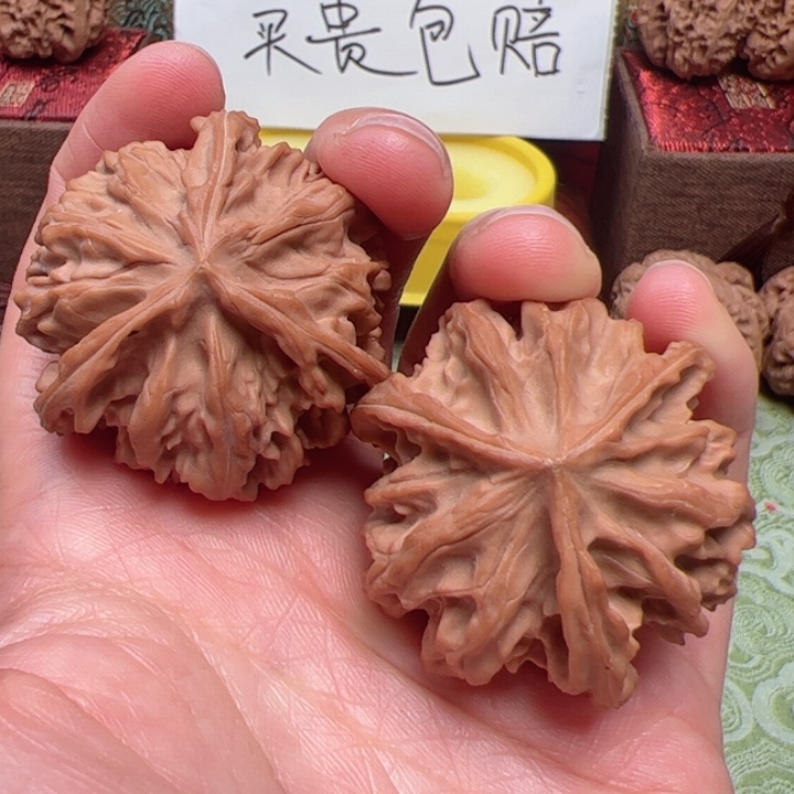 安***阳文玩核桃吊坠三棱文玩核桃手把件