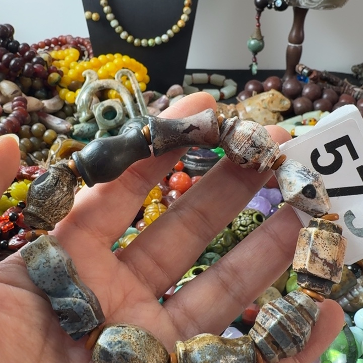 飞***英玛瑙/玉髓未镶嵌颈饰