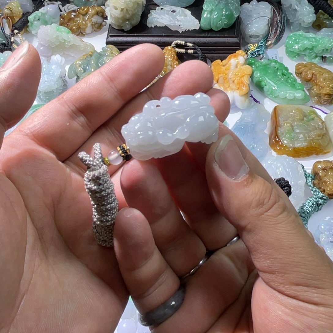 翡翠颈饰未镶嵌天然