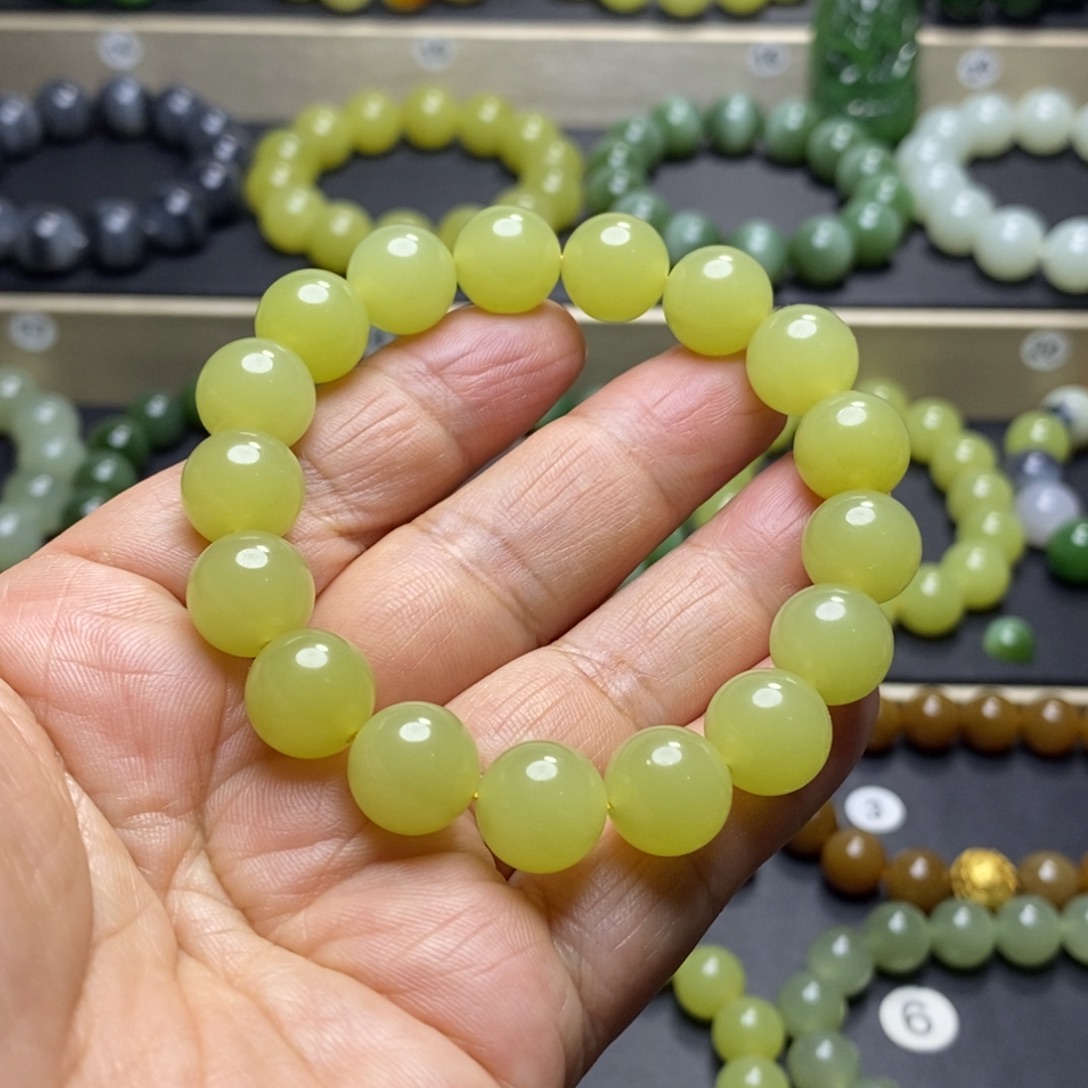 和田玉未镶嵌手串