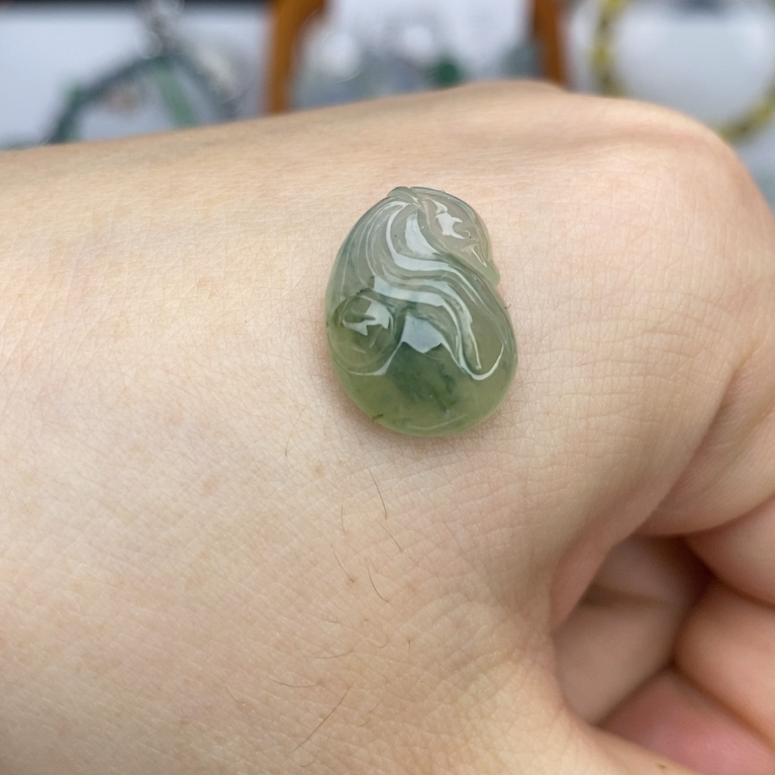 翡翠未镶嵌颈饰福袋