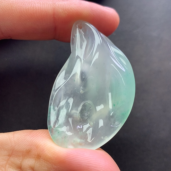 石英质玉未镶嵌颈饰