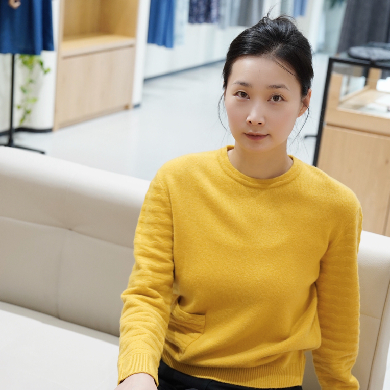 浅秋 圆领宽松型套绵羊毛针织衫