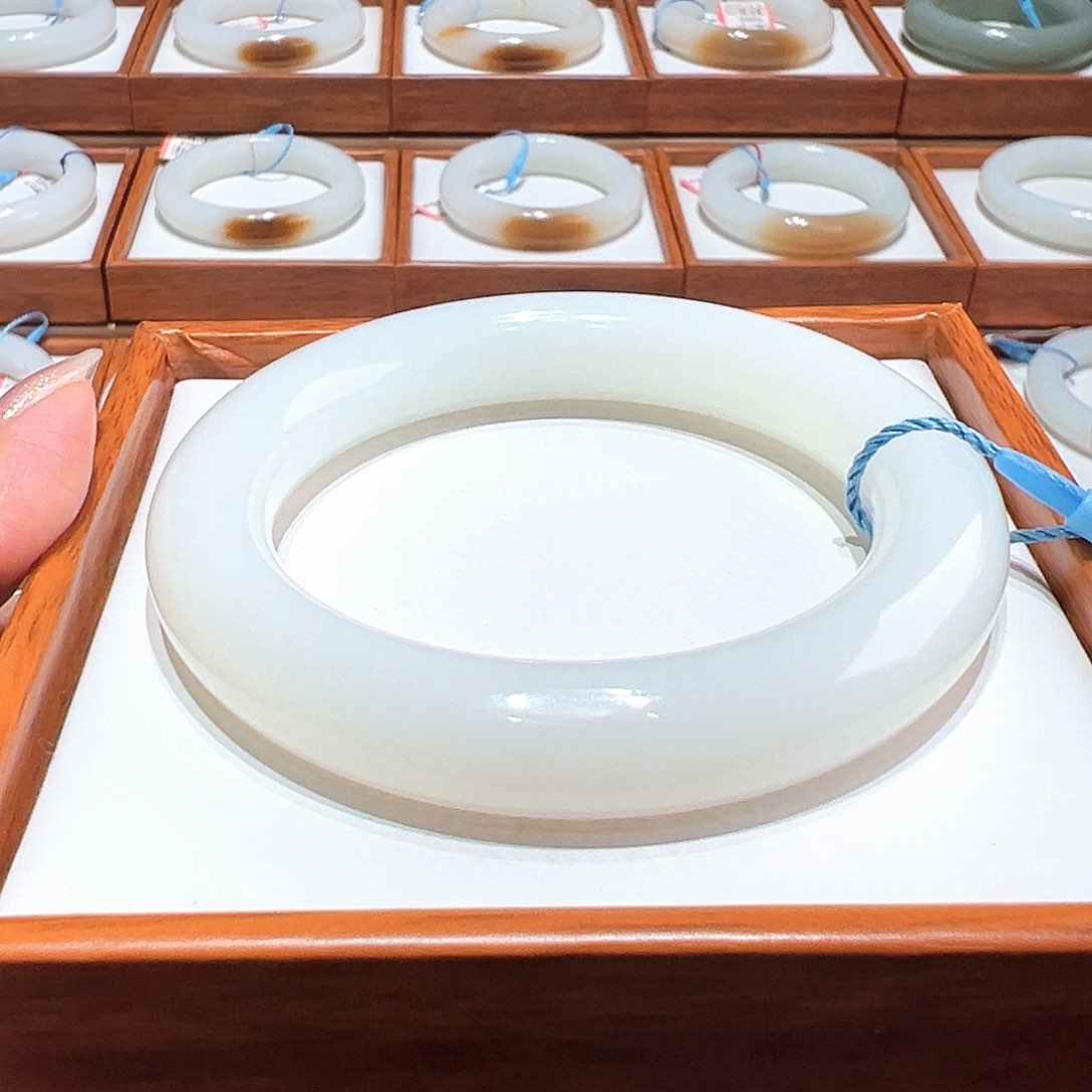 和田玉手镯55/56未镶嵌