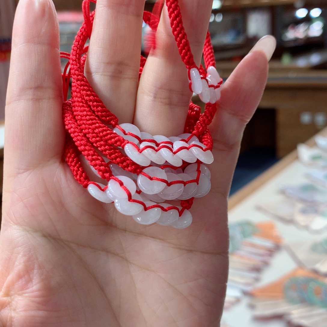 翡翠未镶嵌手链多样性发一