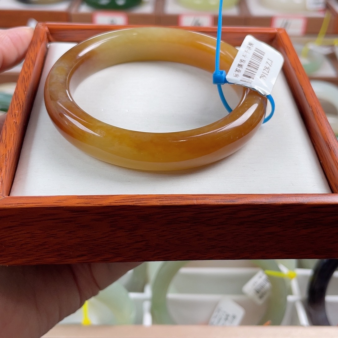 【闪购商品】和田玉手镯未镶嵌55