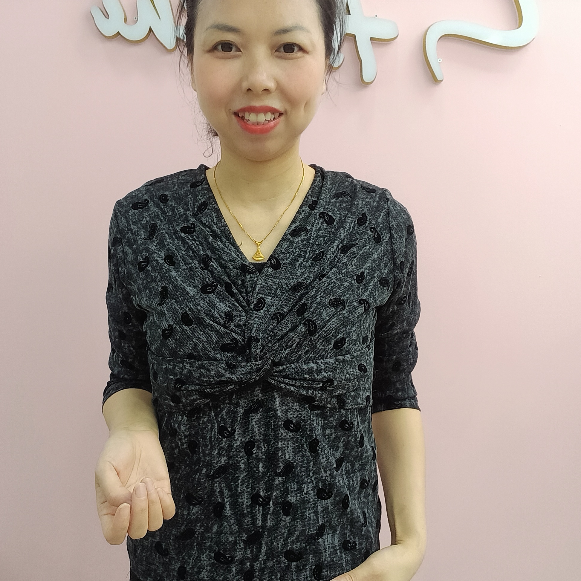 [姐妹服饰]［6608V领］休闲时尚宽松舒适洋气打底衫