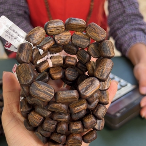 沉香手串乌身11克卡1.2多样性发1条