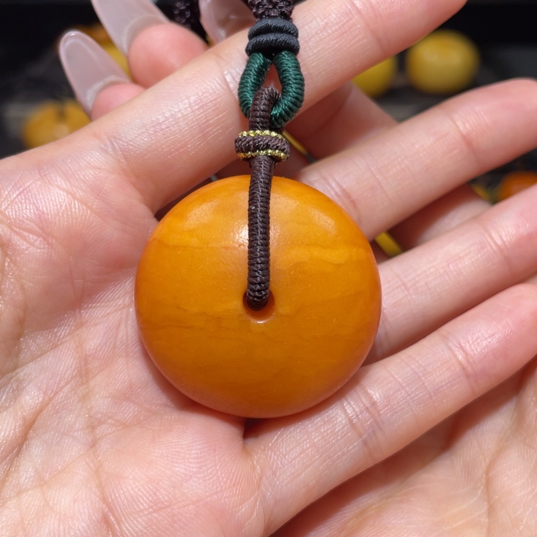 【闪购商品】琥珀裸石未镶嵌扣子
