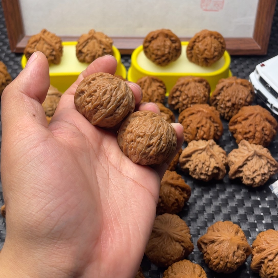 深***饭文玩核桃把件铁锤37全白茬