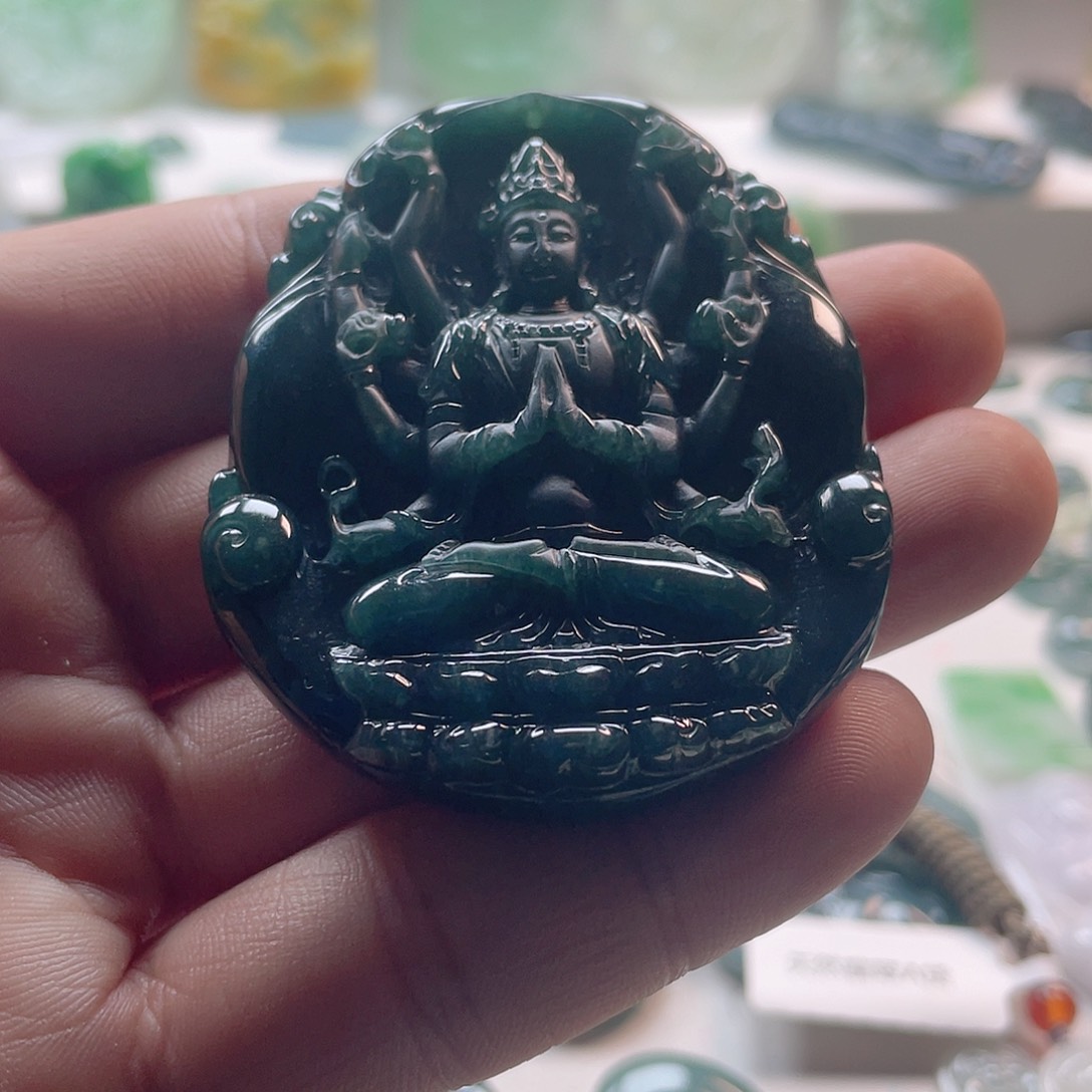 翡翠颈饰未镶嵌千手