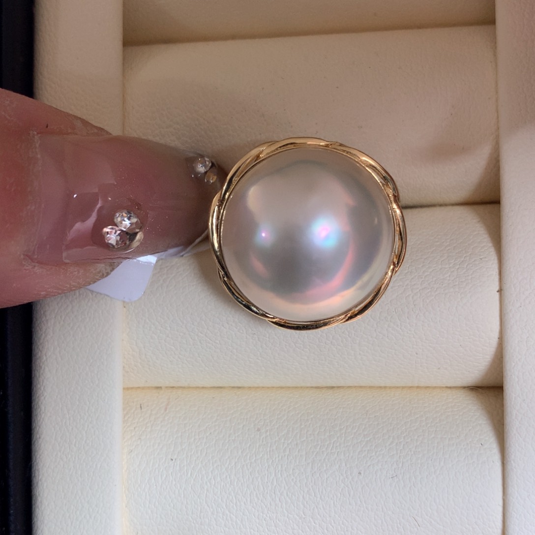 拼合珍珠（马贝珠）戒指18K金镶嵌