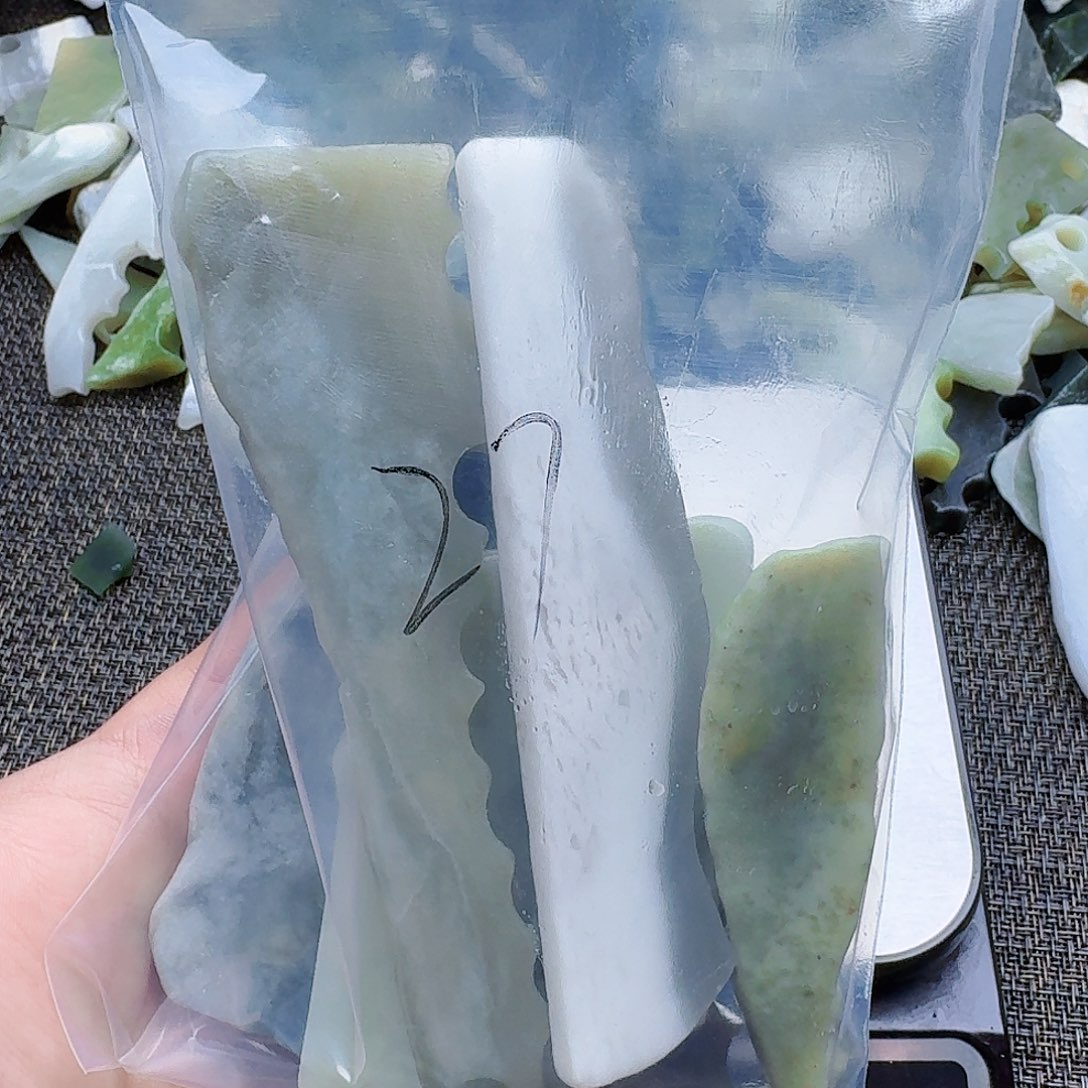 和田玉未镶嵌珠宝半成品