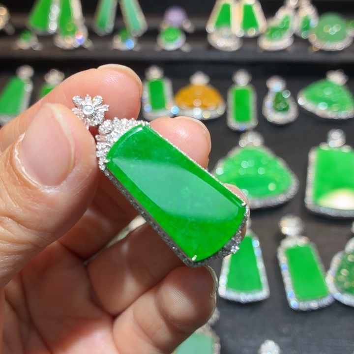 翡翠18K金镶嵌吊坠(不含链)翡翠