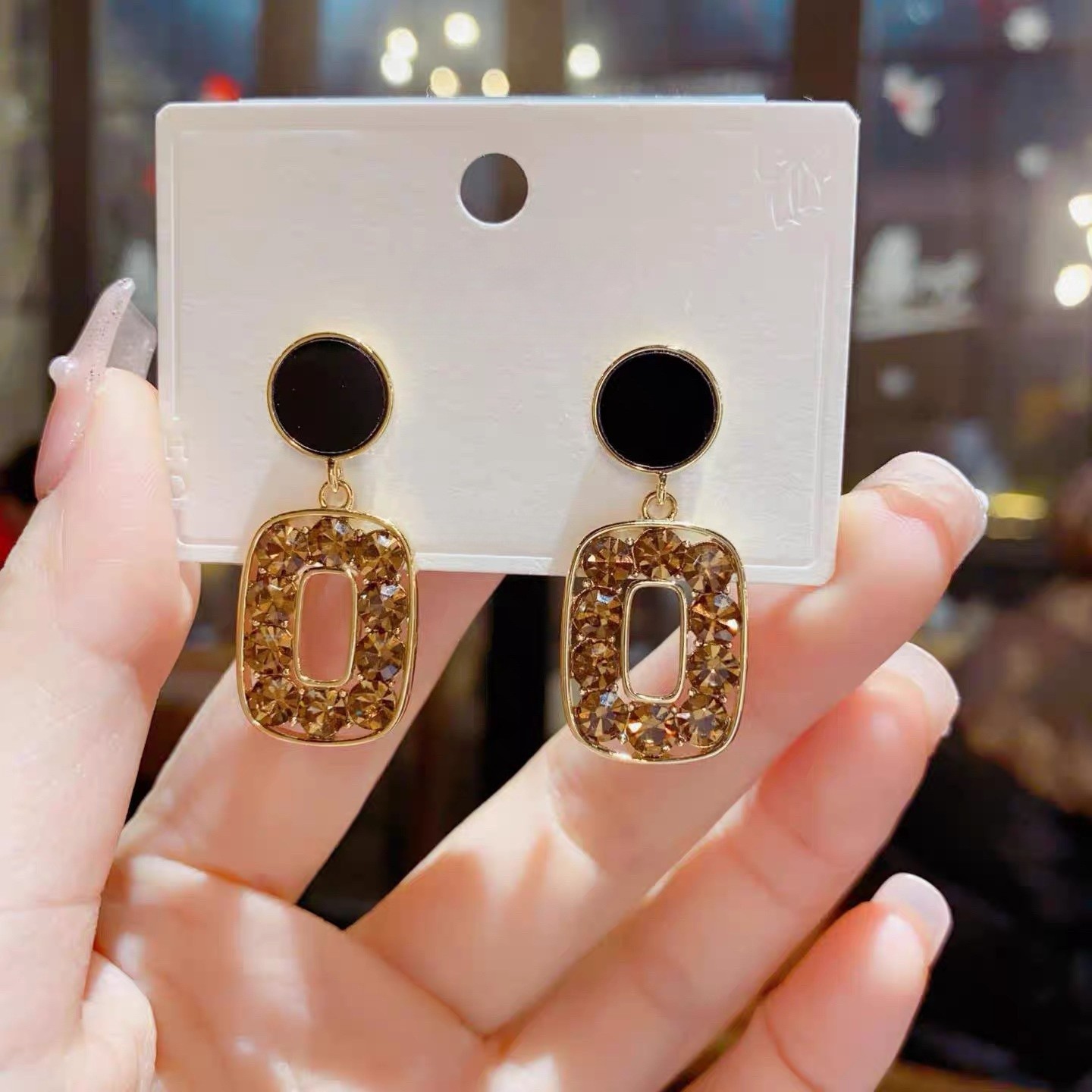 铜合金耳饰 【N90】2025爆款气质轻奢百搭简约精致网红设计师耳环