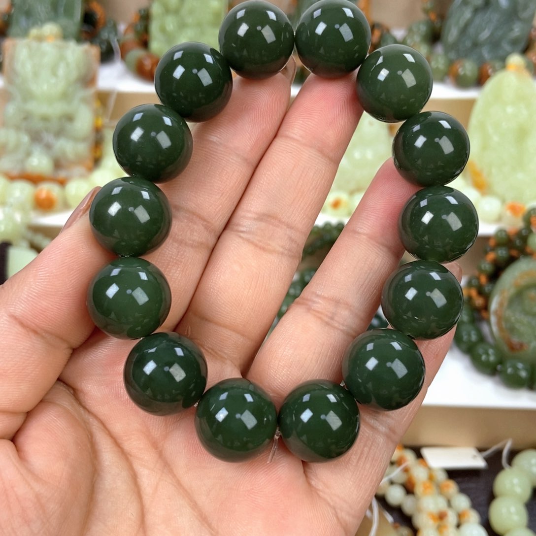 透闪石质玉手串未镶嵌