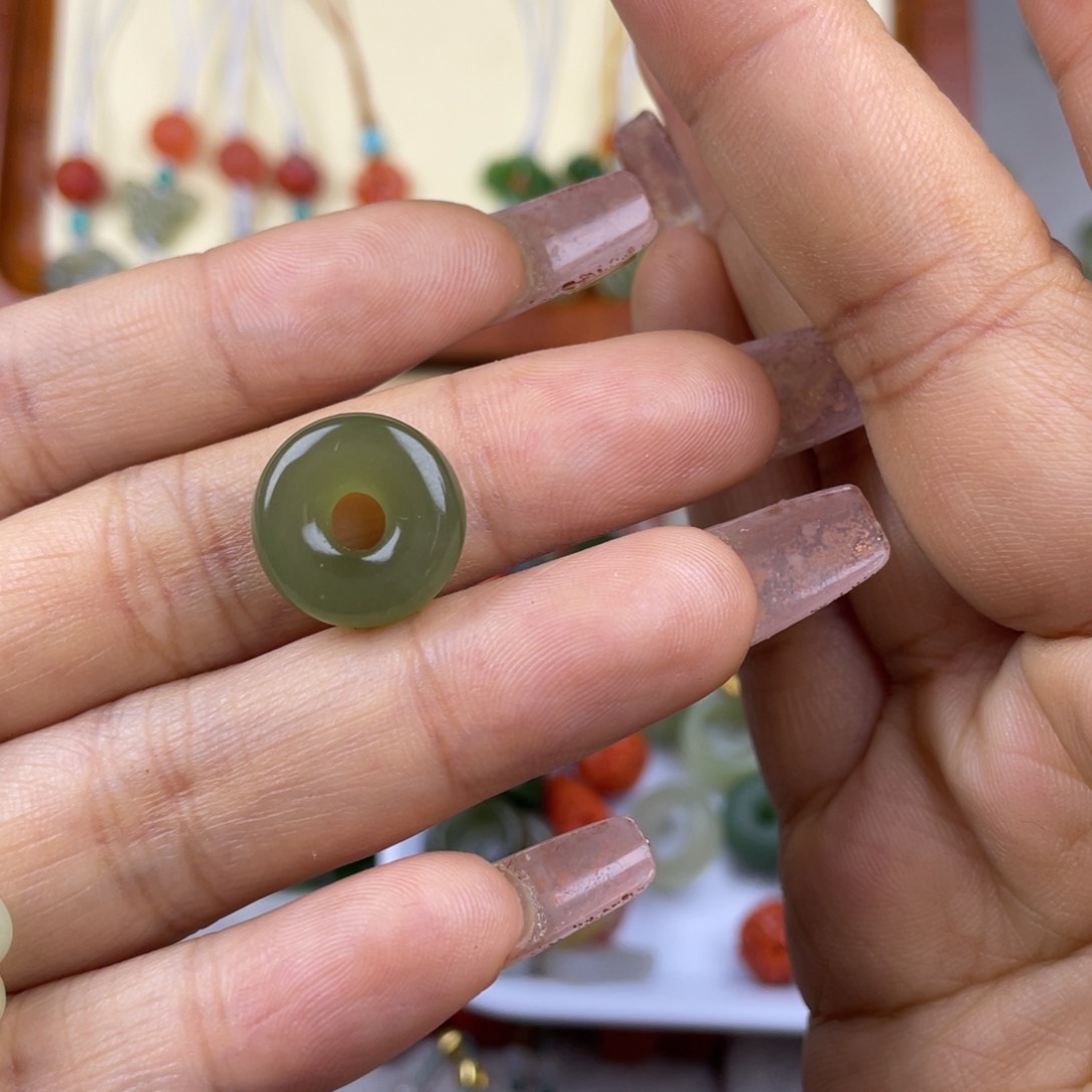 和田玉面包圈未镶嵌