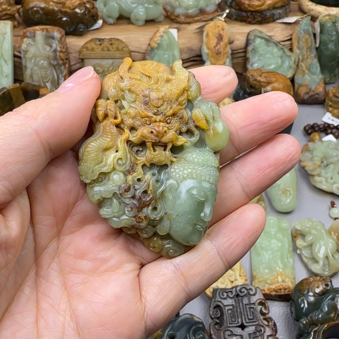 米***头岫岩河磨玉（透闪石质玉）未镶嵌珠宝奇石